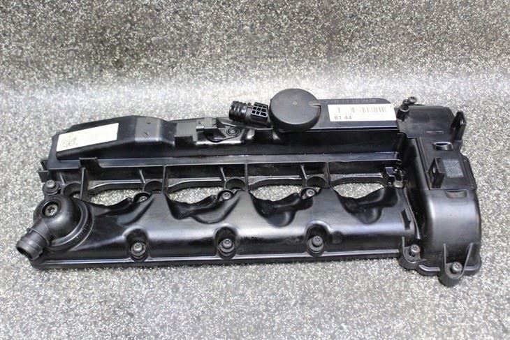 Mercedes-Benz A6510101230 Valve Cover
