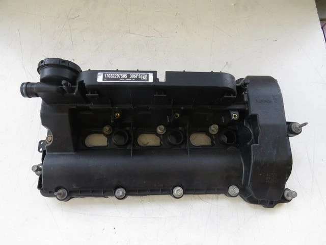 Land Rover LR051835 Valve Cover